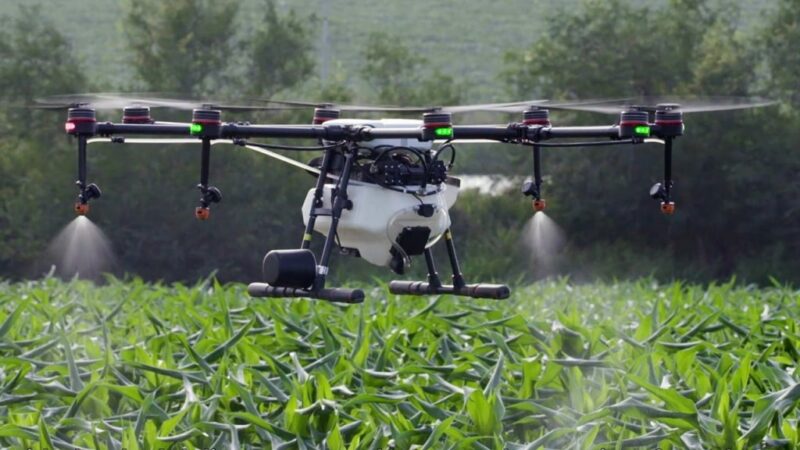 “Drones no Campo: A Revolução Tecnológica na Agropecuária”